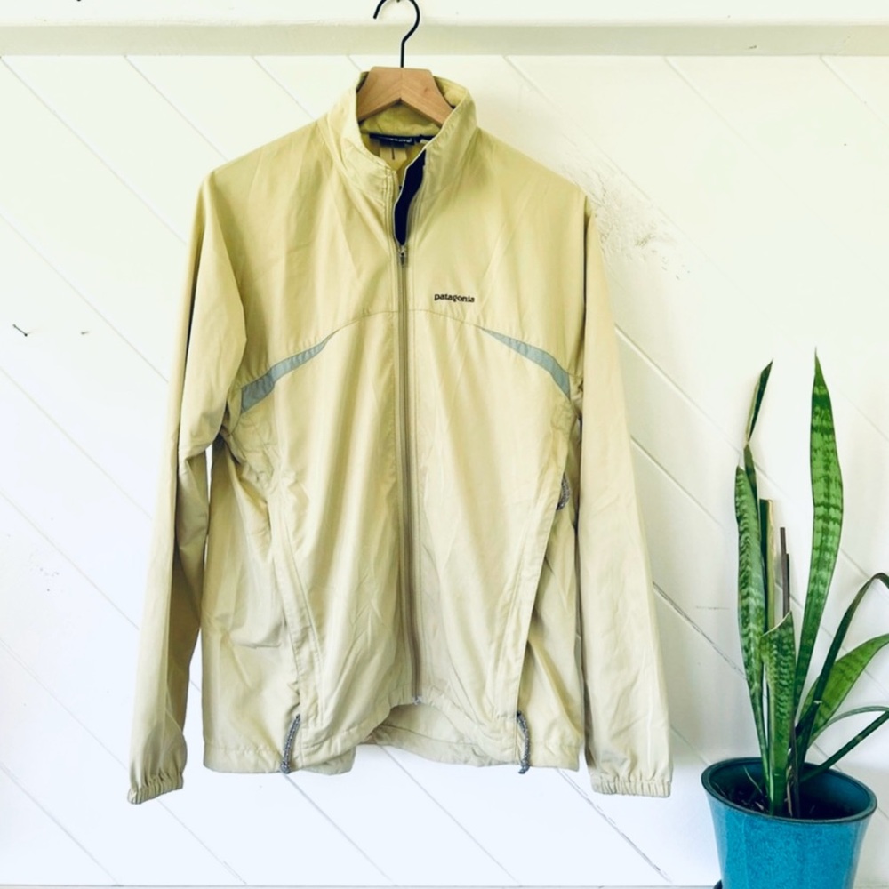Patagonia windbreaker